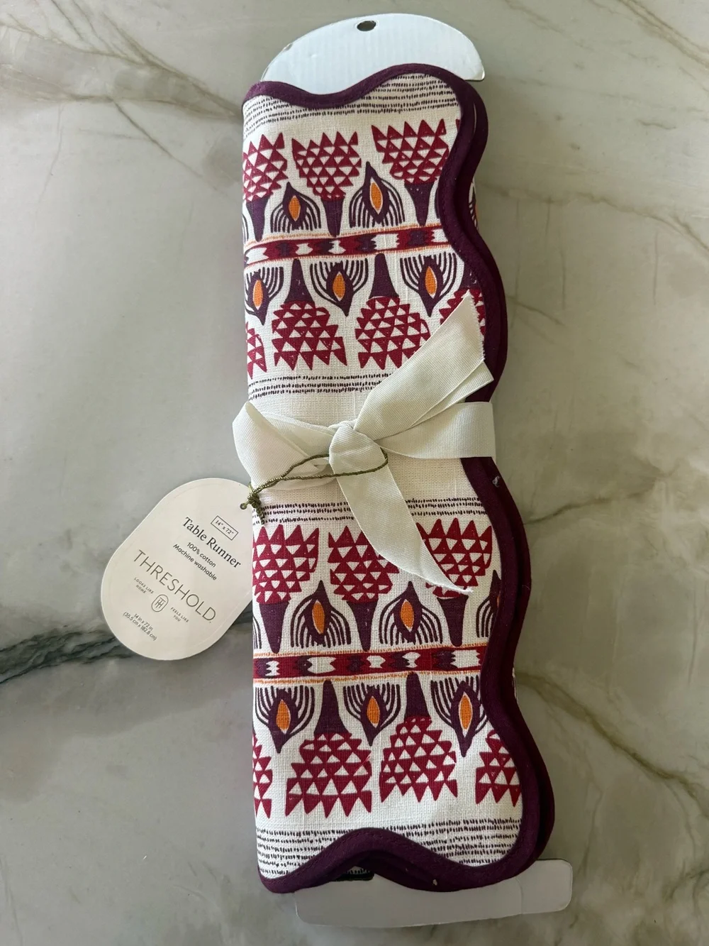 Red & Cream Table Runner with Scalloped Edge- Threshold 14”x72”